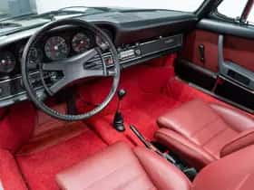 Porsche 911 (1971) thumbnail 9