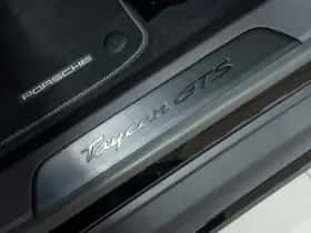 Porsche Taycan (2023) thumbnail 24