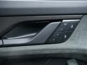 Porsche Taycan (2023) thumbnail 28