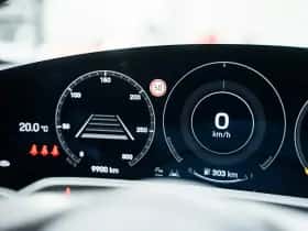 Porsche Taycan (2023) thumbnail 36
