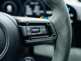 Porsche Taycan (2023) thumbnail 39