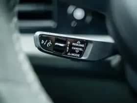 Porsche Taycan (2023) thumbnail 40