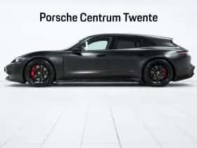 Porsche Taycan (2023) thumbnail 5