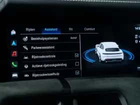Porsche Taycan (2023) thumbnail 46