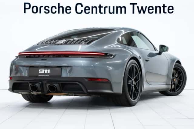 Porsche 911 (2026) thumbnail 3
