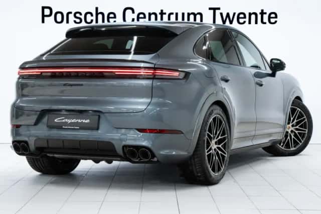 Porsche Cayenne (2026) thumbnail 3