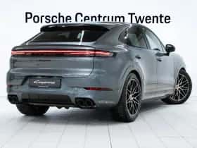 Porsche Cayenne (0) thumbnail 3