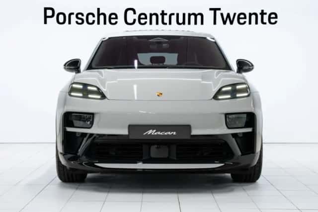 Porsche Macan (2026) thumbnail 2