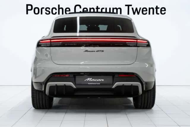 Porsche Macan (2026) thumbnail 4