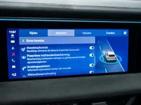Porsche Macan (2026) thumbnail 40