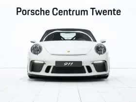 Porsche 911 (2017) thumbnail 2