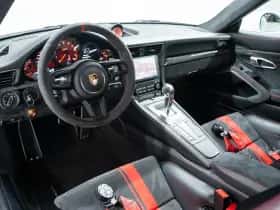Porsche 911 (2017) thumbnail 7