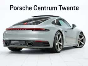 Porsche 911 (2021) thumbnail 3