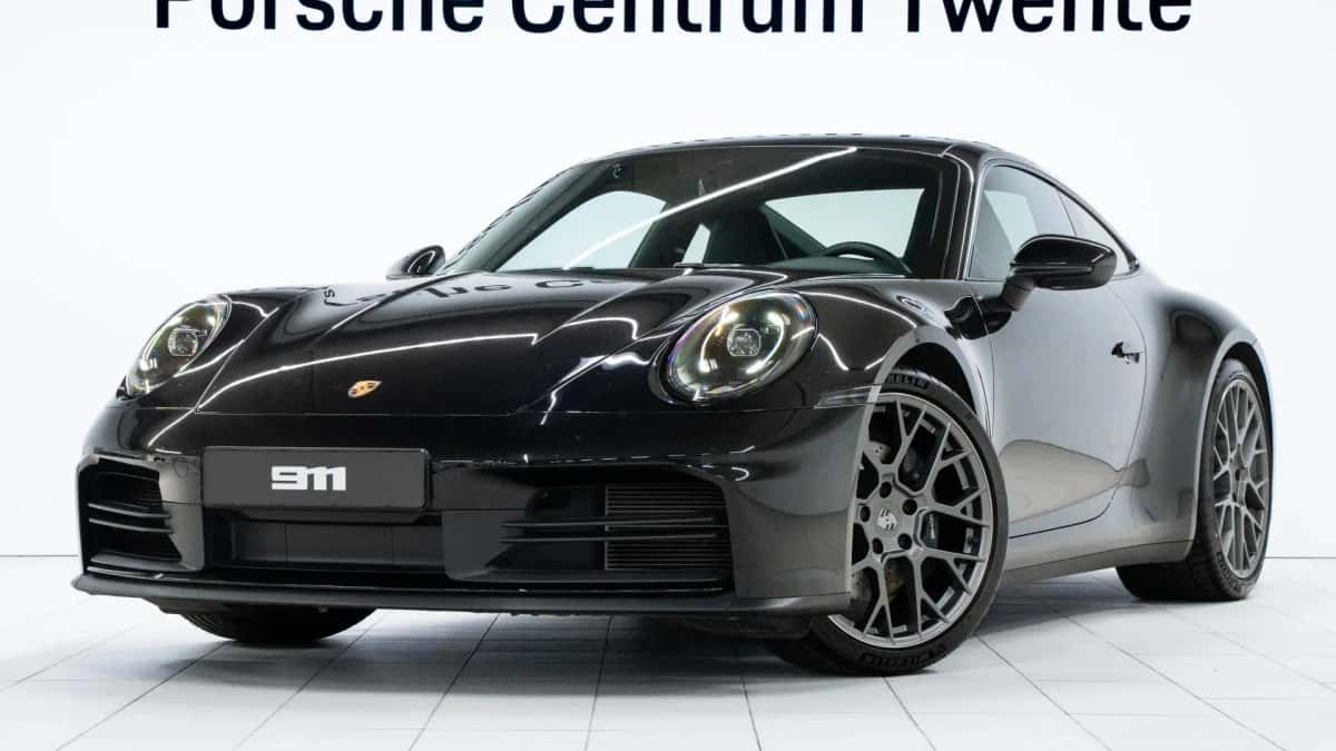Porsche 911 (2024) — foto 1