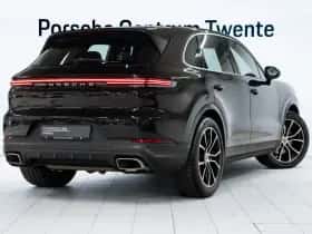 Porsche Cayenne (2023) thumbnail 3