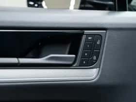 Porsche Cayenne (2023) thumbnail 23