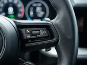 Porsche Cayenne (2023) thumbnail 32