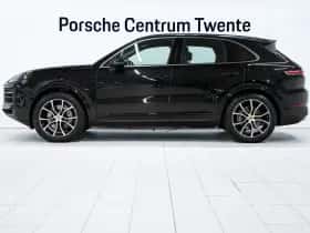 Porsche Cayenne (2023) thumbnail 5