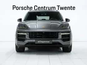 Porsche Cayenne (2024) thumbnail 2