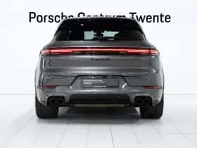Porsche Cayenne (2024) thumbnail 4