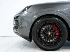 Porsche Cayenne (2024) thumbnail 6