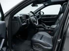 Porsche Cayenne (2024) thumbnail 7