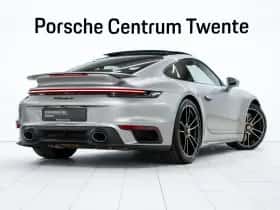 Porsche 911 (2021) thumbnail 3