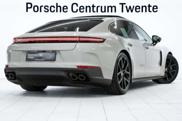 Porsche Panamera (2025) thumbnail 3