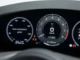 Porsche Panamera (2024) thumbnail 32