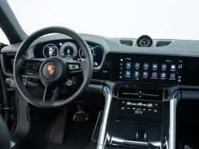 Porsche Panamera (2024) thumbnail 23