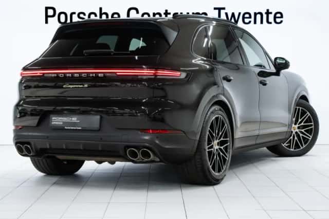 Porsche Cayenne (2024) thumbnail 3