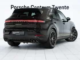 Porsche Cayenne (2024) thumbnail 3