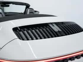 Porsche 911 (2023) thumbnail 18