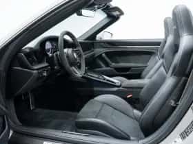 Porsche 911 (2023) thumbnail 8