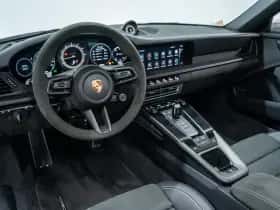 Porsche 911 (2023) thumbnail 9