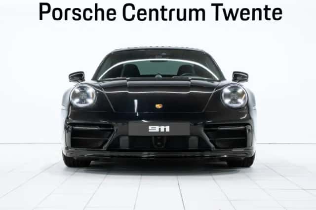 Porsche 911 (2022) thumbnail 2