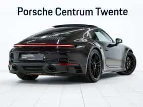 Porsche 911 (2022) thumbnail 3