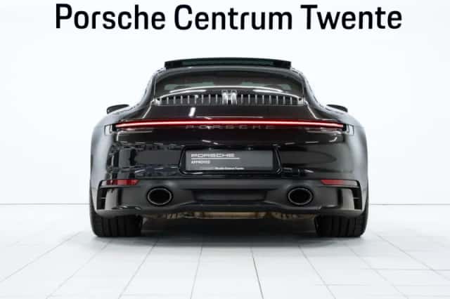 Porsche 911 (2022) thumbnail 4