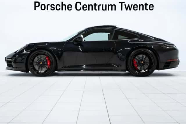 Porsche 911 (2022) thumbnail 5