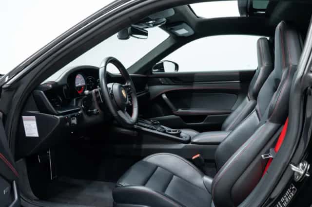 Porsche 911 (2022) thumbnail 6