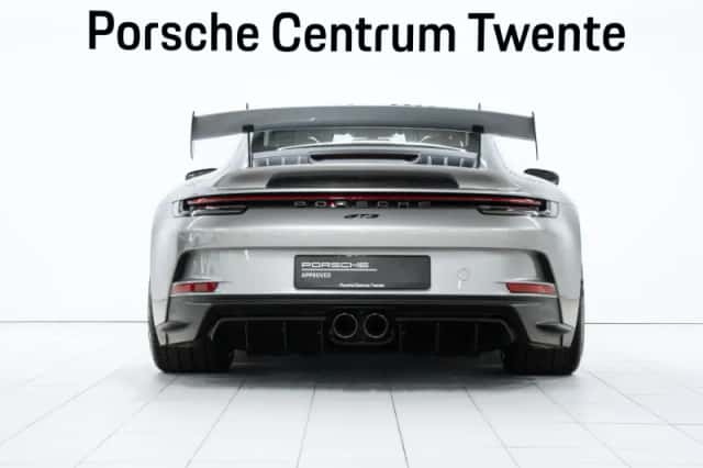 Porsche 911 (2023) thumbnail 4