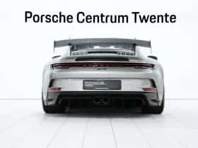 Porsche 911 (2023) thumbnail 4