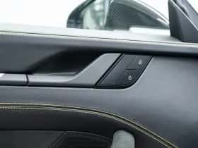 Porsche 911 (2023) thumbnail 32