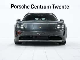 Porsche Taycan (2021) thumbnail 2