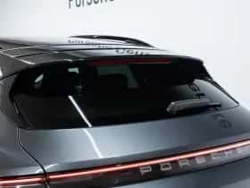 Porsche Taycan (2021) thumbnail 19
