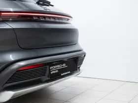 Porsche Taycan (2021) thumbnail 21