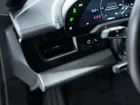 Porsche Taycan (2021) thumbnail 27
