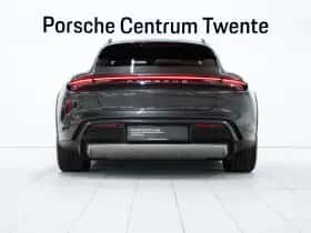 Porsche Taycan (2021) thumbnail 4
