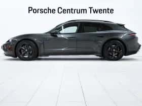 Porsche Taycan (2021) thumbnail 5