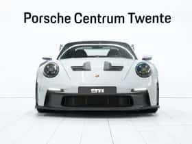 Porsche 911 (2023) thumbnail 2